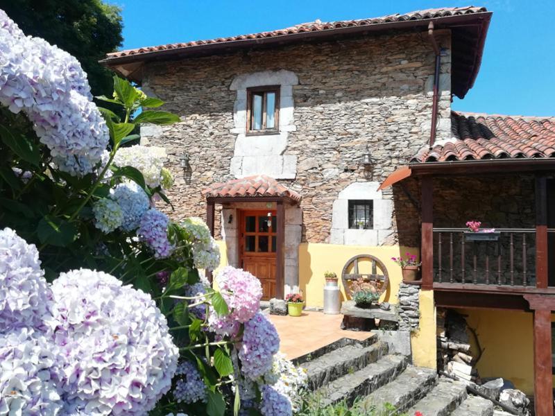 La Asturxana ξενώνας Malleza Εξωτερικό φωτογραφία
